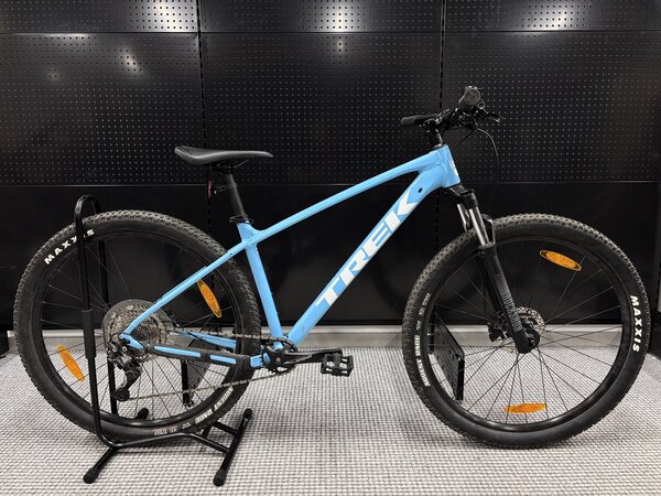 Testovaný bicykel Trek Marlin 7 Azure 2023