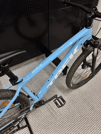 Testovaný bicykel Trek Marlin 7 Azure 2023