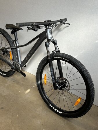 Testovaný bicykel Trek Marlin 7 Galactic Grey 2023