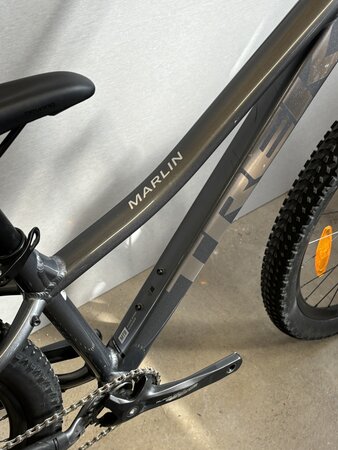 Testovaný bicykel Trek Marlin 7 Galactic Grey 2023