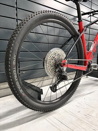 Testovaný bicykel Trek Procaliber 9.5 Radioactive Red/Trek Black 2022