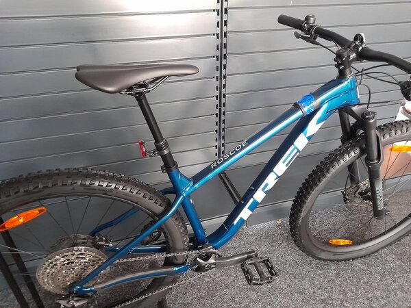 Testovaný bicykel Trek Roscoe 7 Dark Aquatic 2025 R127