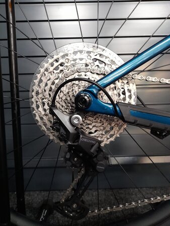 Testovaný bicykel Trek Roscoe 7 Dark Aquatic 2025 R127