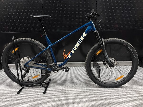 Testovaný bicykel Trek Roscoe 7 Dark Aquatic 2025 XL