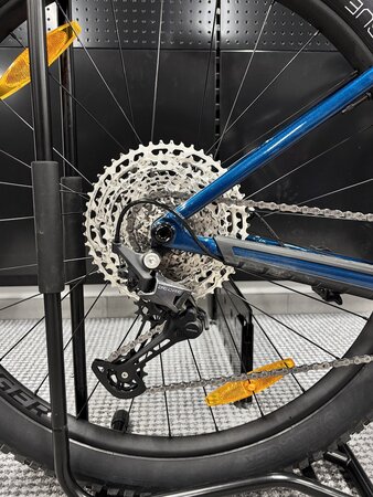 Testovaný bicykel Trek Roscoe 7 Dark Aquatic 2025 XL