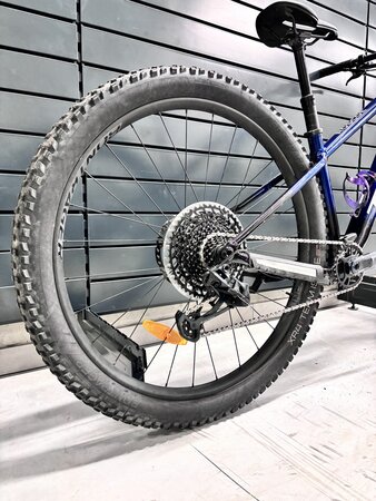 Testovaný bicykel Trek Roscoe 8 Mulsanne Blue 2023