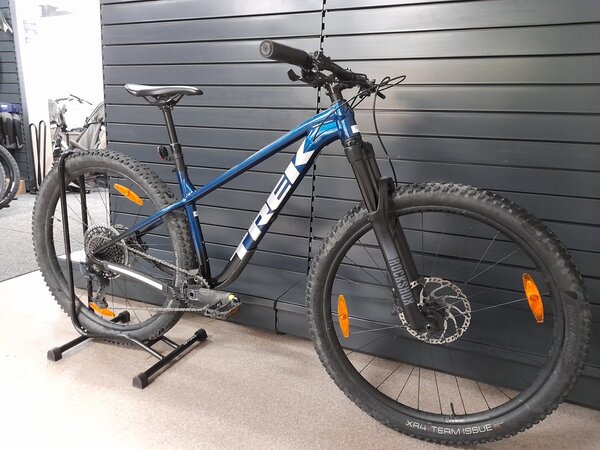 Testovaný bicykel Trek Roscoe 8 Mulsanne Blue 2022 RK10