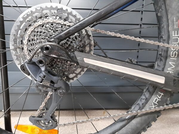 Testovaný bicykel Trek Roscoe 8 Mulsanne Blue 2022 RK10