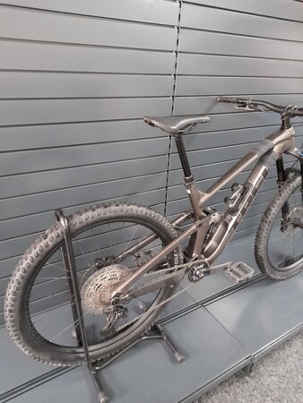 Testovaný bicykel Trek Slash 7 Deore/XT Mercury 2023