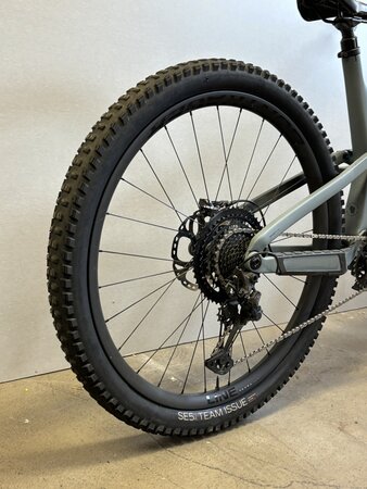 Testovaný bicykel Trek Slash 9.8 XT Matte Battleship Blue RK1