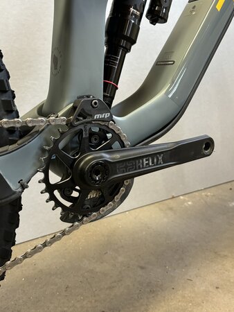 Testovaný bicykel Trek Slash 9.8 XT Matte Battleship Blue RK1