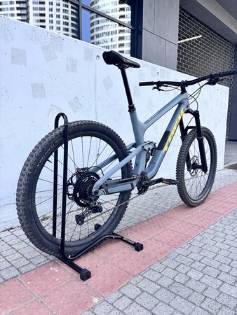 Testovaný bicykel Trek Slash 9.8 XT Gen 5 Matte Battleship Blue 2022