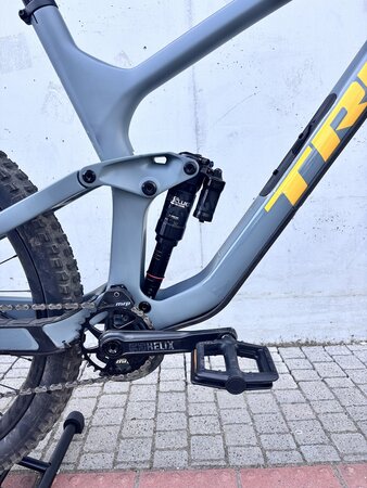 Testovaný bicykel Trek Slash 9.8 XT Gen 5 Matte Battleship Blue 2022