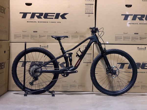 Testovaný bicykel Trek Top Fuel 9.8 XT Gen 4 Matte Dark Web 2025