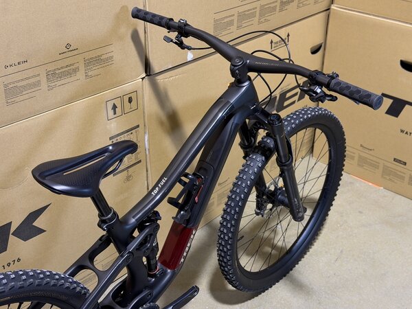 Testovaný bicykel Trek Top Fuel 9.8 XT Gen 4 Matte Dark Web 2025