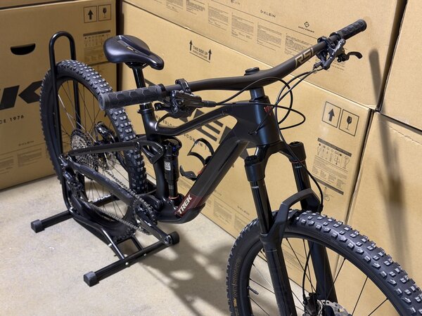 Testovaný bicykel Trek Top Fuel 9.8 XT Gen 4 Matte Dark Web 2025