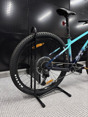 Testovaný bicykel Trek Marlin 6 Gen 3 Miami Green to Dark Aquatic Fade 2025 M