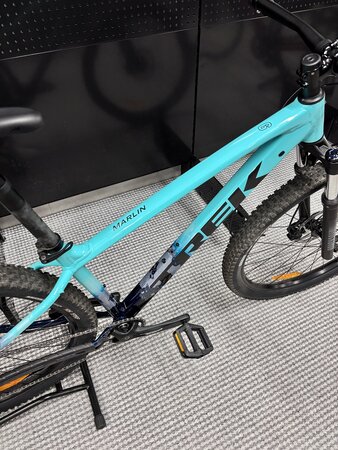 Testovaný bicykel Trek Marlin 6 Gen 3 Miami Green to Dark Aquatic Fade 2025 M