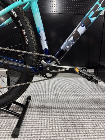 Testovaný bicykel Trek Marlin 6 Gen 3 Miami Green to Dark Aquatic Fade 2025 M