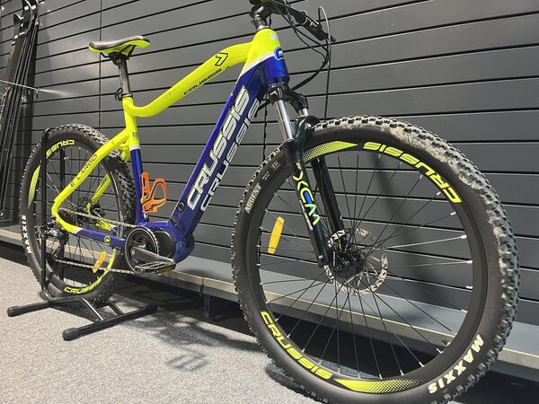 Testovaný Elektrobicykel Crussis E-Largo 7.7 2022 Yellow/Blue R79