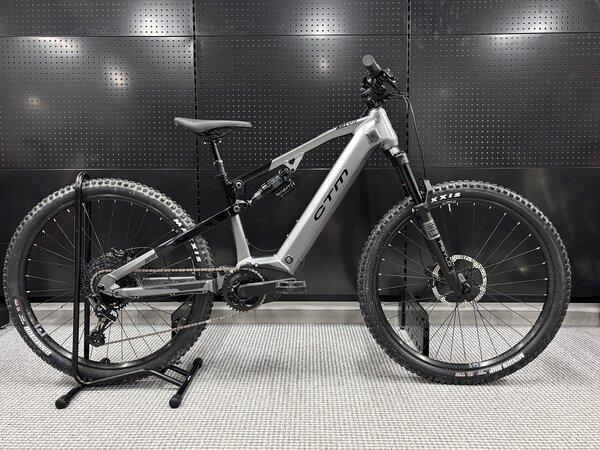 Testovaný elektrobicykel CTM Areon GX PRO Čierna / Matná Sivá 2025