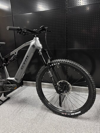 Testovaný elektrobicykel CTM Areon GX PRO Čierna / Matná Sivá 2025