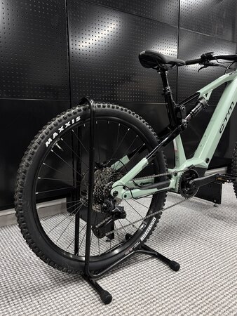 Testovaný elektrobicykel CTM Areon GX Xpert Čierna / Matná Šalviová 2025