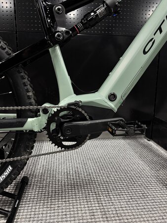 Testovaný elektrobicykel CTM Areon GX Xpert Čierna / Matná Šalviová 2025