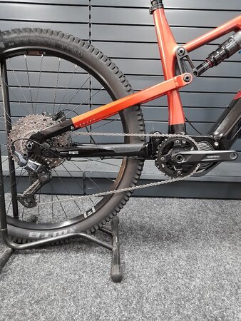 Testovaný elektrobicykel CTM Rezist Xpert Čierna/Tehlová 2026 EB-KH-3