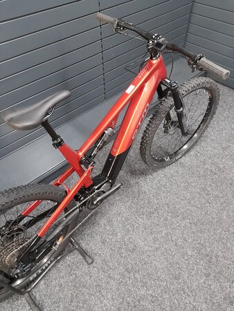Testovaný elektrobicykel CTM Rezist Xpert Čierna/Tehlová 2026 EB-KH-3