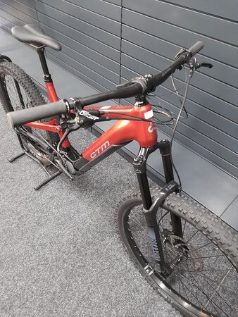 Testovaný elektrobicykel CTM Rezist Xpert Čierna/Tehlová 2026 EB-KH-3
