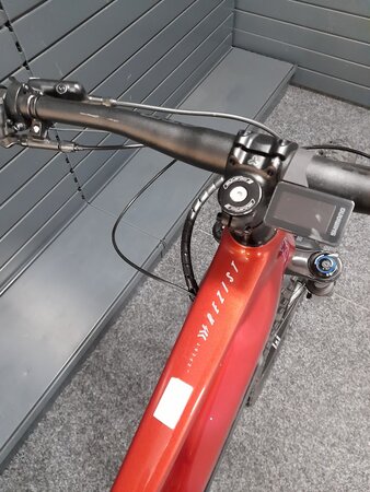 Testovaný elektrobicykel CTM Rezist Xpert Čierna/Tehlová 2026 EB-KH-3