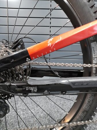 Testovaný elektrobicykel CTM Rezist Xpert Čierna/Tehlová 2026 EB-KH-4