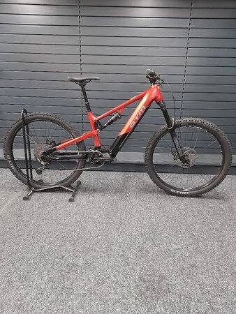 Testovaný elektrobicykel CTM Rezist Xpert Čierna/Tehlová 2026 EB-KH-5