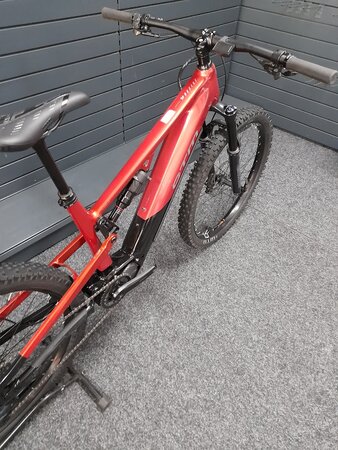Testovaný elektrobicykel CTM Rezist Xpert Čierna/Tehlová 2026 EB-KH-6