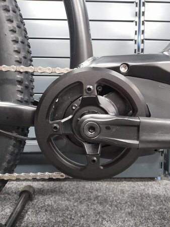 Testovaný elektrobicykel CTM Ruby GX Matná Čierna / Lesklá Staroružová 2025 R036