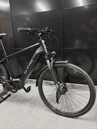 Testovaný elektrobicykel CTM Senze GX Man Matná Čierna / Sivá 2025