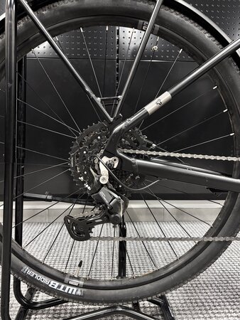 Testovaný elektrobicykel CTM Senze GX Man Matná Čierna / Sivá 2025