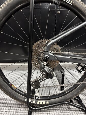 Testovaný elektrobicykel CTM Wire GX Xpert Matná Kovová Čierna / Lesklá Čierna 2025