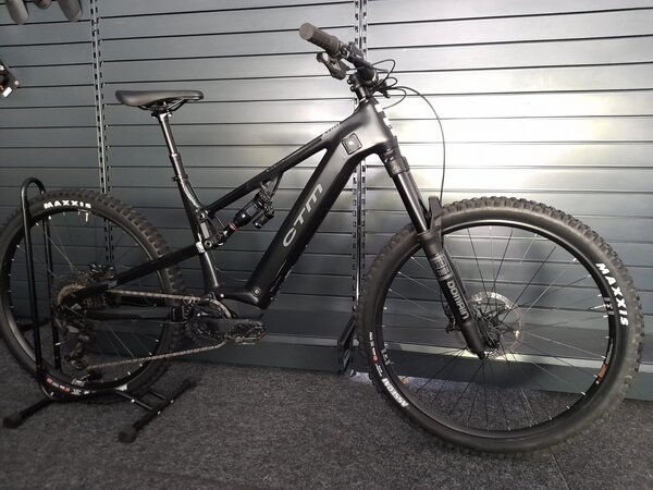 Testovaný elektrobicykel CTM Zynk PRO Čierna/Matná Čierna 2025 R035