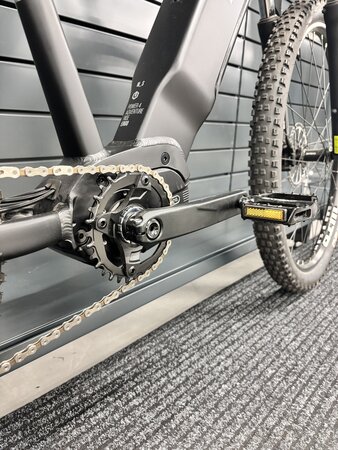 Testovaný elektrobicykel Dema Ergo 29' Light Black/Silver 2022