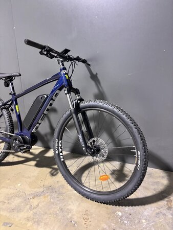 Testovaný elektrobicykel Dema Relay 29 Metal Blue/Silver 2023