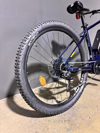 Testovaný elektrobicykel Dema Relay 29 Metal Blue/Silver 2023