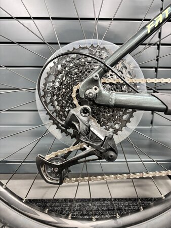 Testovaný elektrobicykel Giant Fathom E+ 1 Balsam Green 2021