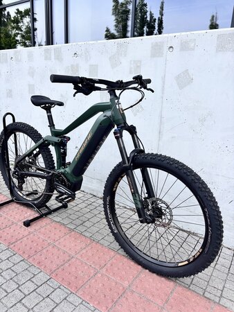 Testovaný elektrobicykel Haibike Alltrail 4 Matt Green/Metal Gold/Black 2023
