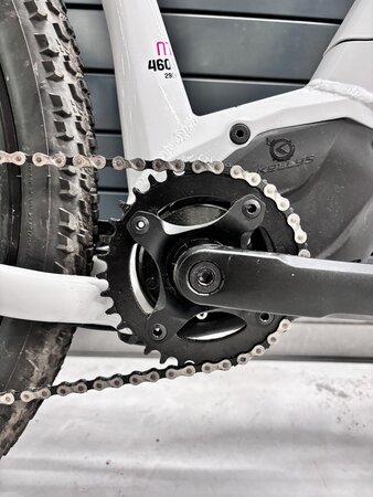 Testovaný elektrobicykel Kellys Tayen R10 P White