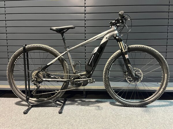 Testovaný elektrobicykel Kross Level Boost SE 2.0 šedá/čierna lesklá 2021 R9