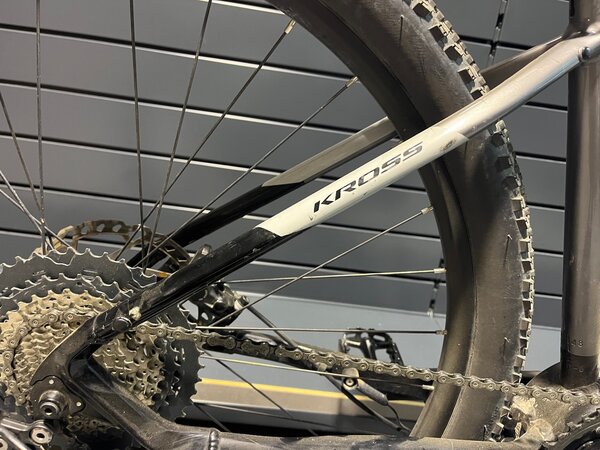 Testovaný elektrobicykel Kross Level Boost SE 2.0 šedá/čierna lesklá 2021 R9