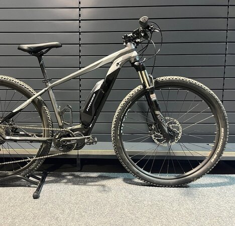 Testovaný elektrobicykel Kross Level Boost SE 2.0 šedá/čierna lesklá 2021 R9