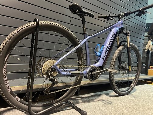 Testovaný Elektrobicykel Kross Level Boost 2.0 modrá/čierna 2021